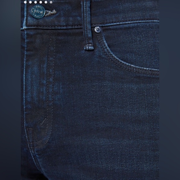 MOTHER NWT LIL’ MOTHER WEEKENDER FRAY SZ 28 Chip on my shoulder flare style - Picture 13 of 13